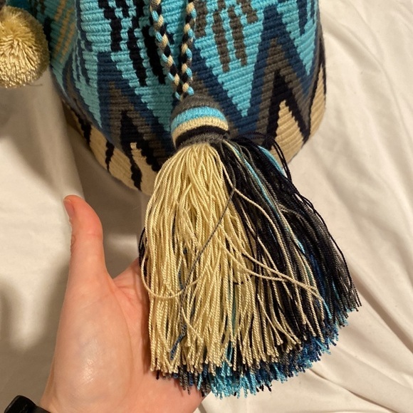Blue & Cream Tribal Pattern Deluxe Wayuu Double Drawstring Shoulder Mochila Bag - Picture 12 of 15